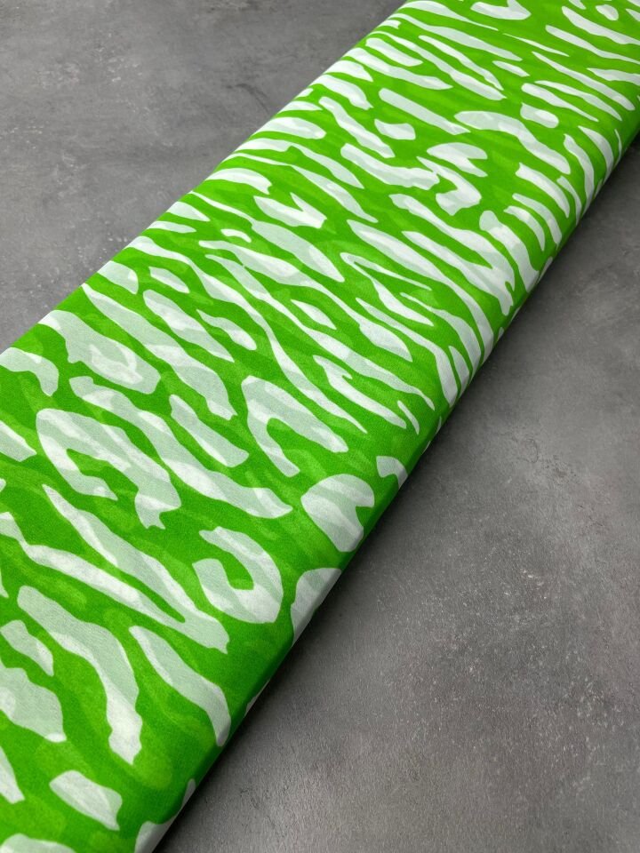 Yeşil Leopar Desen Elbiselik Şifon Kumaş