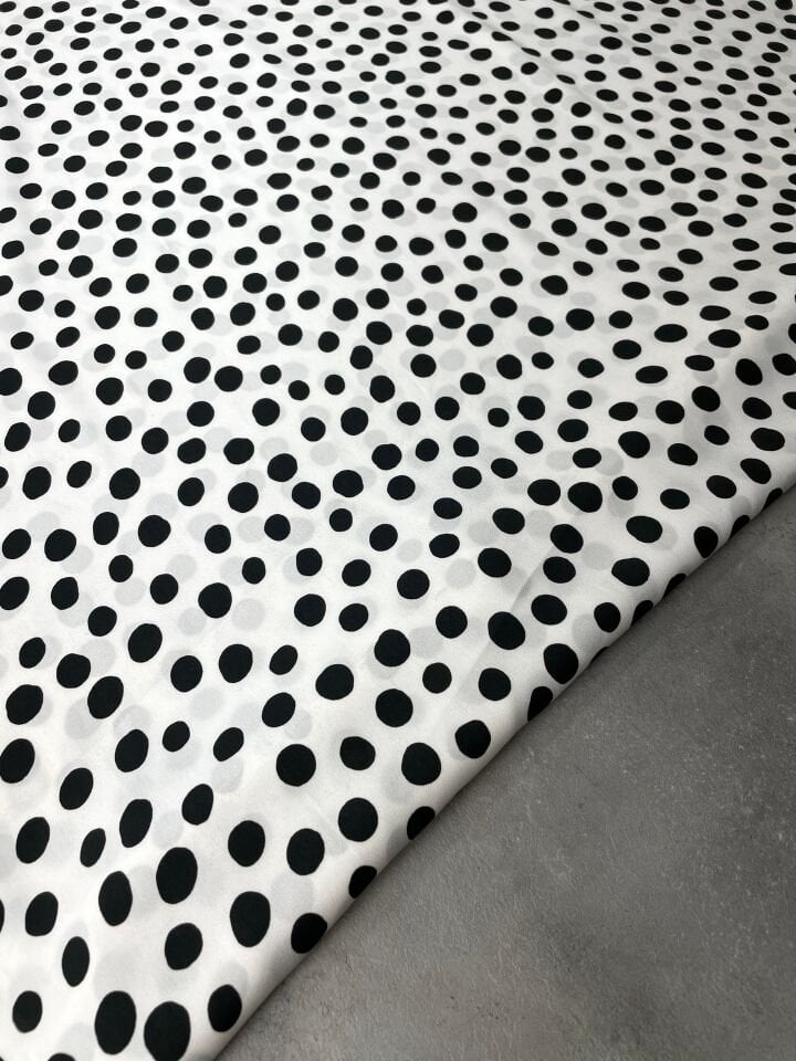 Beyaz Puantiye Desen Elbiselik Şifon Kumaş