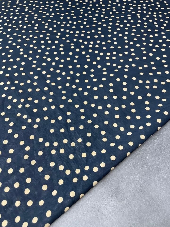 Siyah Puantiye Desen Elbiselik Şifon Kumaş