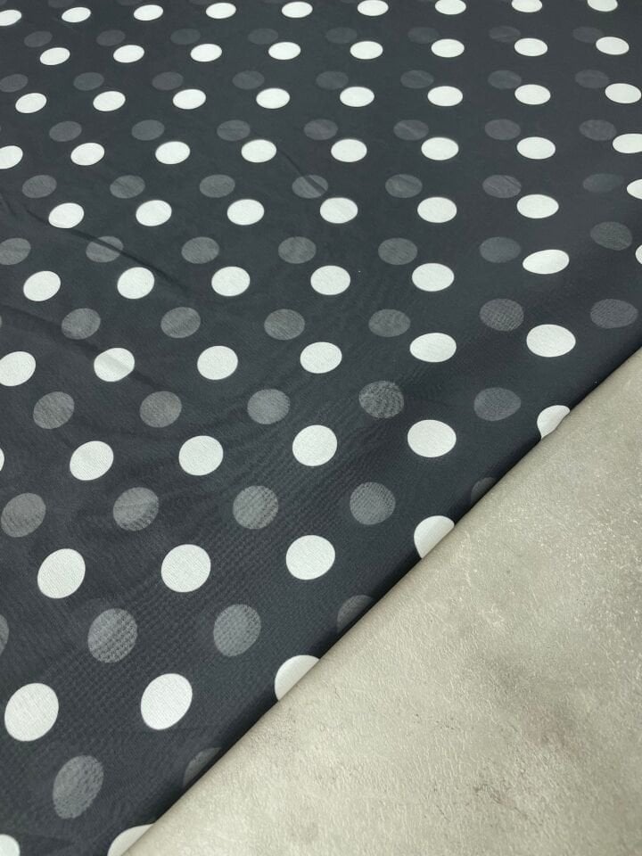 Siyah Puantiye Desen Elbiselik Şifon Kumaş