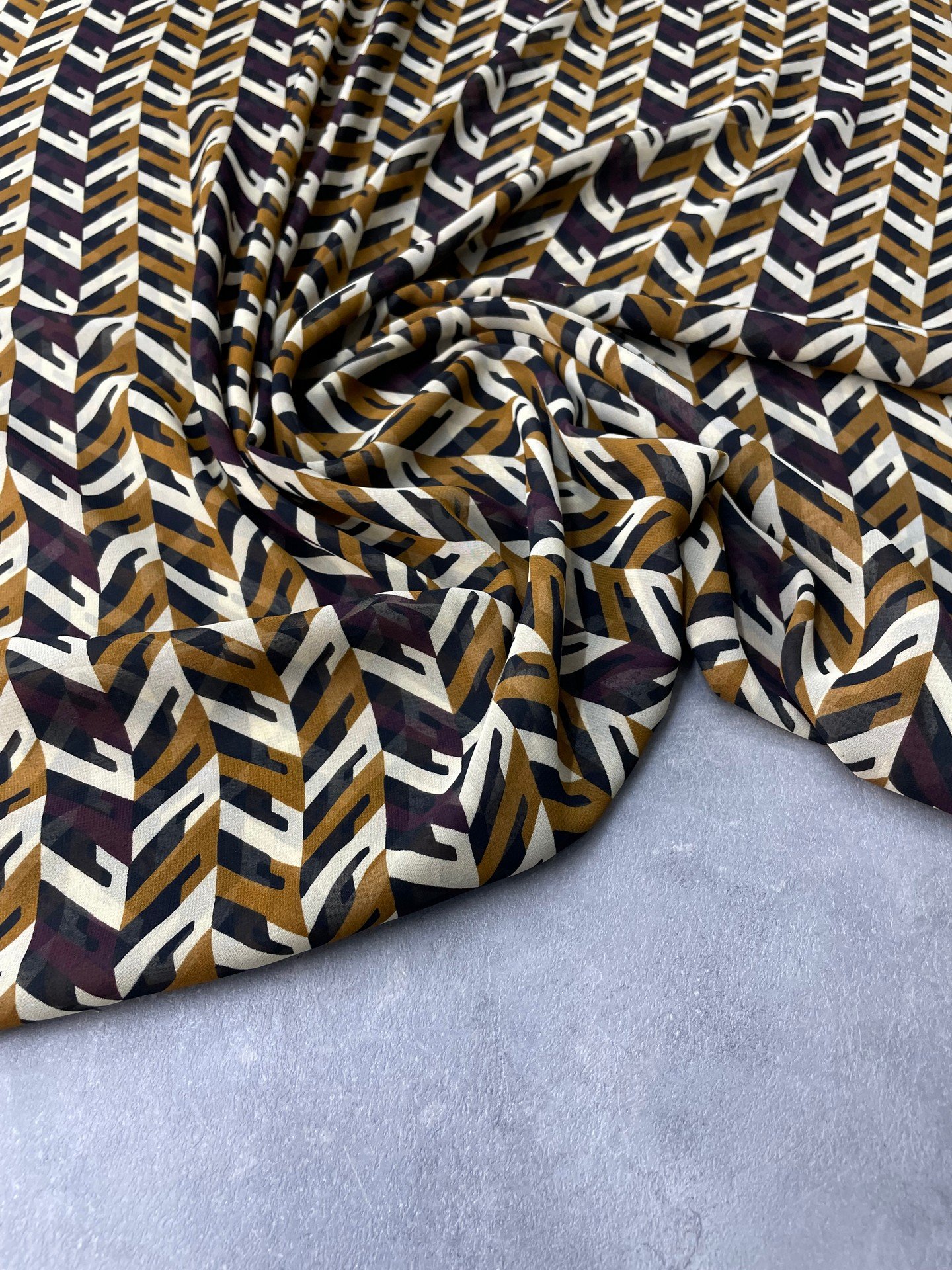 Cinque Desen Elbiselik Şifon Kumaş