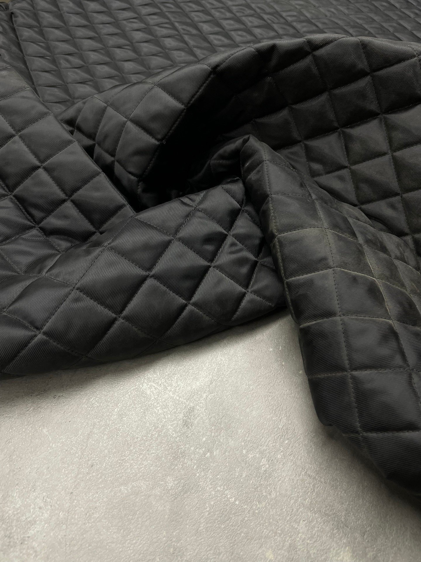 Siyah Renk Tek Taraflı Montluk Yeleklik Kapıtone Kumaş