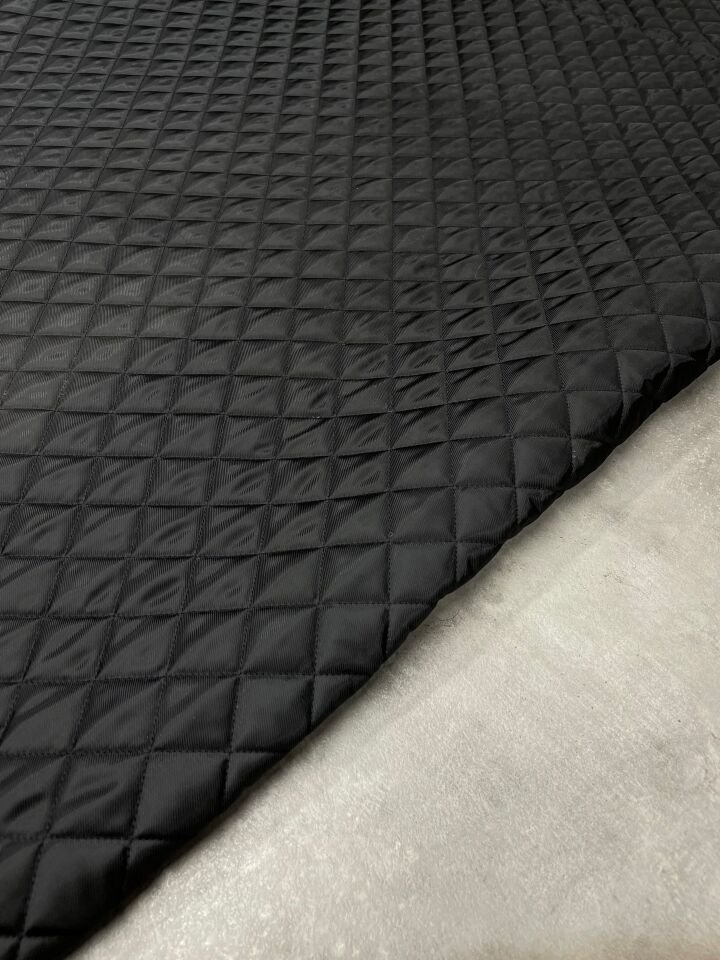 Siyah Renk Tek Taraflı Montluk Yeleklik Kapıtone Kumaş