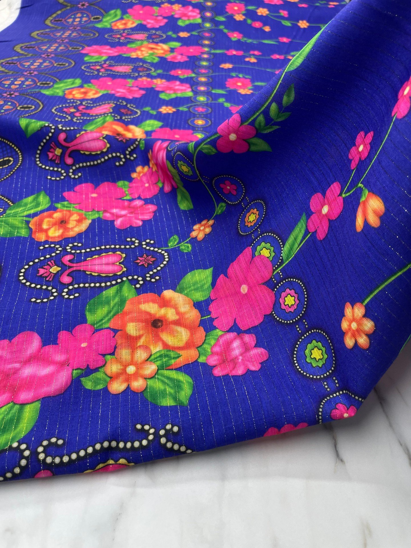 Altın Simli Otantik Desen Elbiselik Keten Kumaş