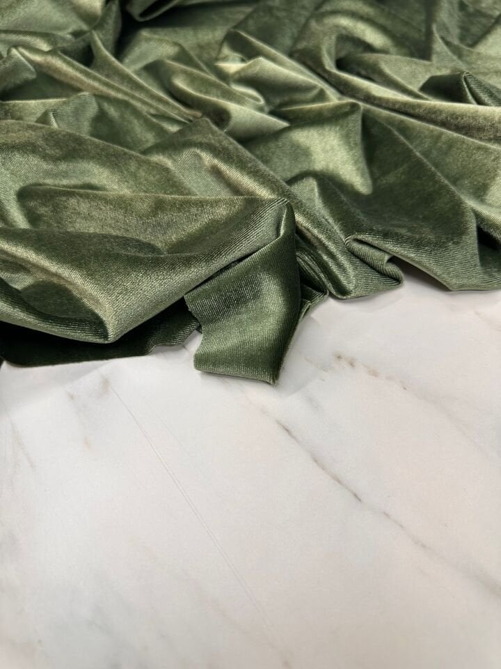 Haki Yeşil Likralı Elbiselik İpek Kadife