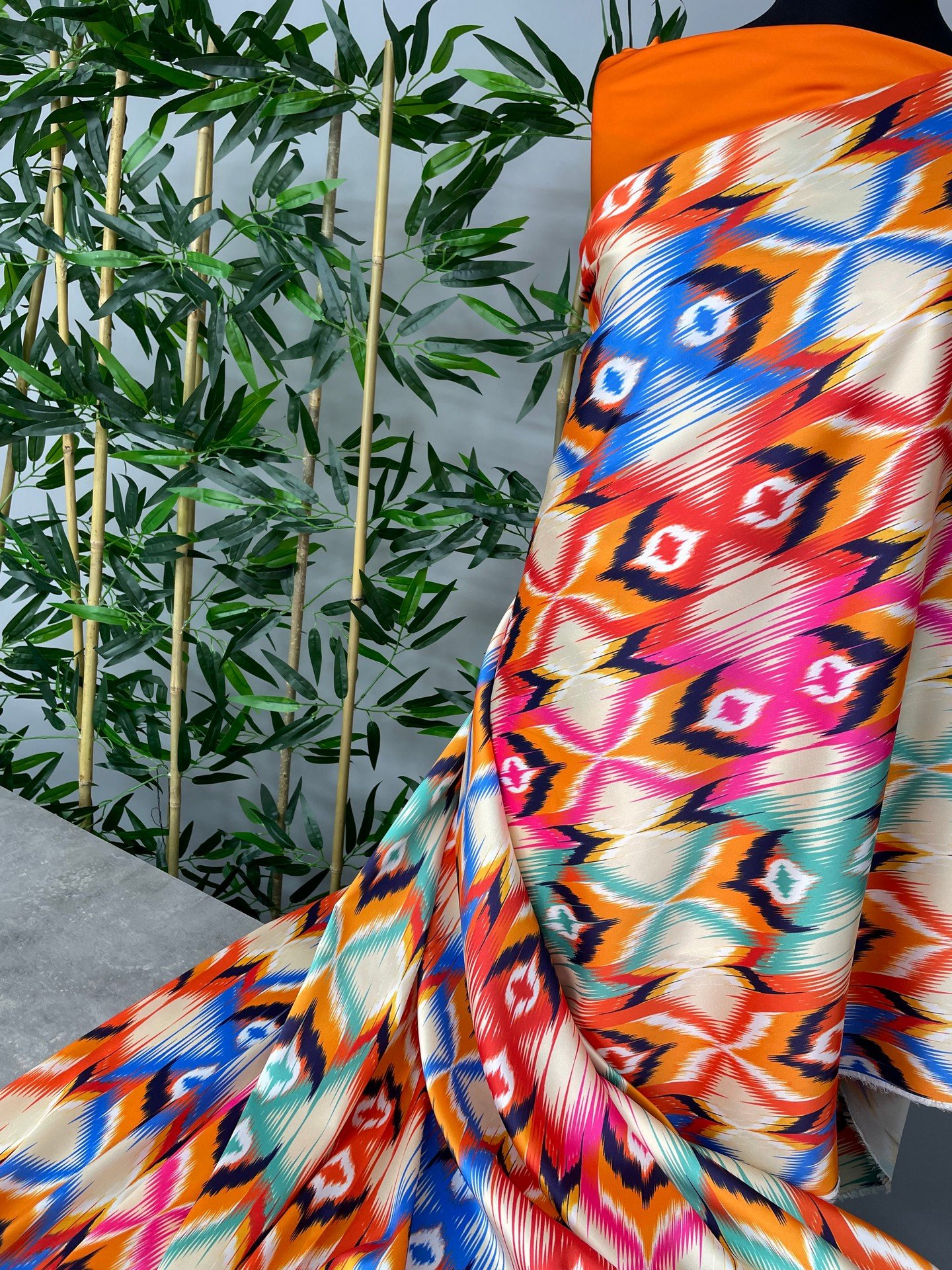 Kombinli Yöresel Elbiselik Tivil Saten Kumaş