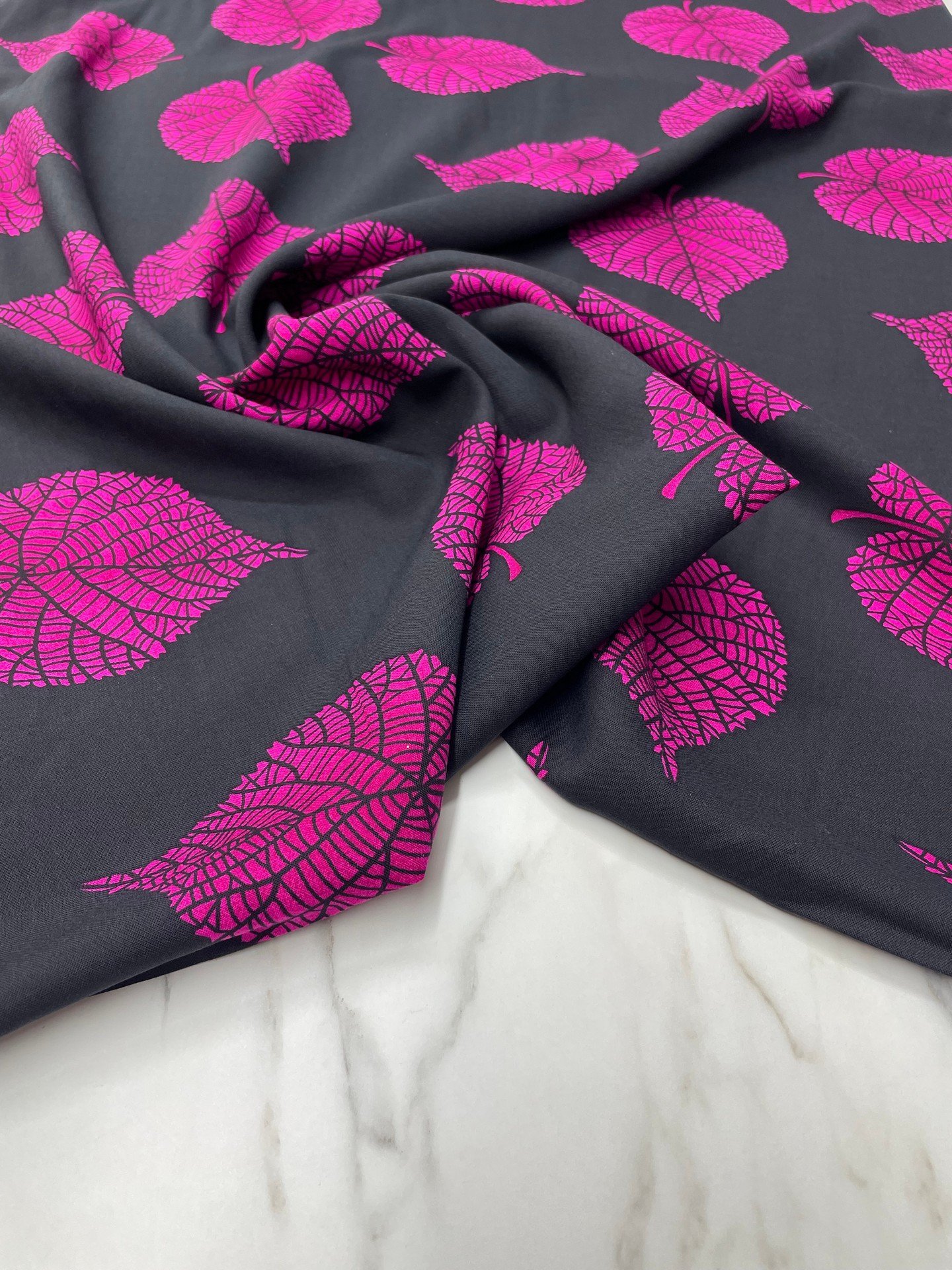 Yaprak Desen Yüzde Yüz Pamuklu Elbiselik Viskon