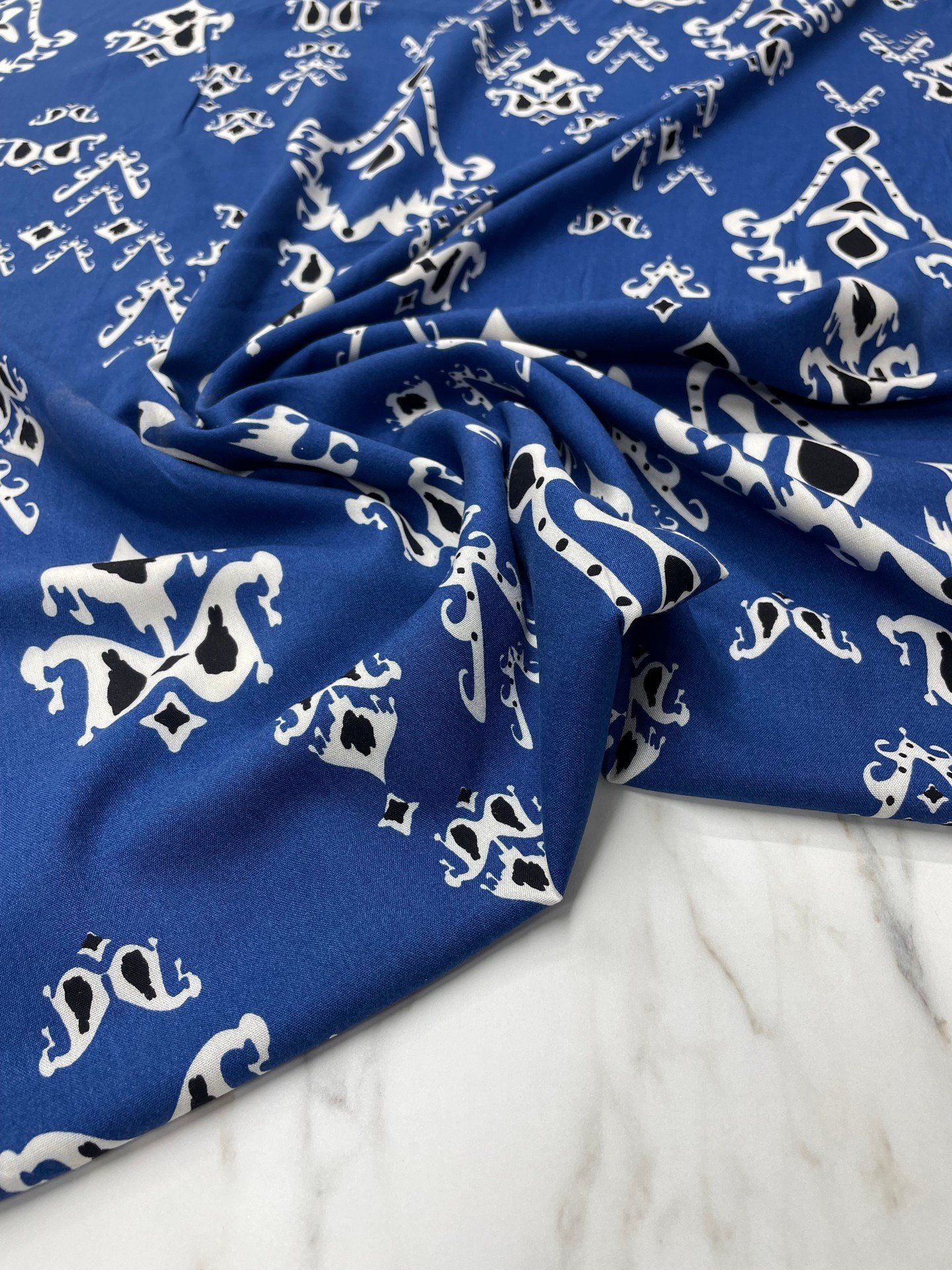 Özbek Desen Yüzde Yüz Pamuklu Elbiselik Viskon Kumaş