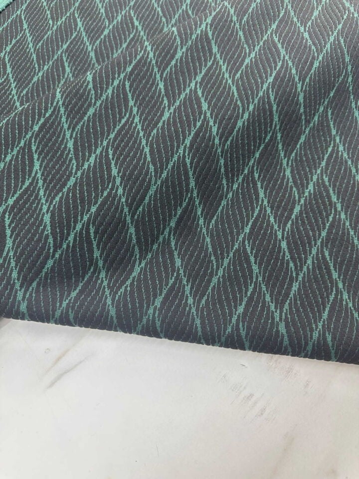 Siyah Yeşil Desenli Örme Kumaşımız Elbise Etek Ceket Tunik