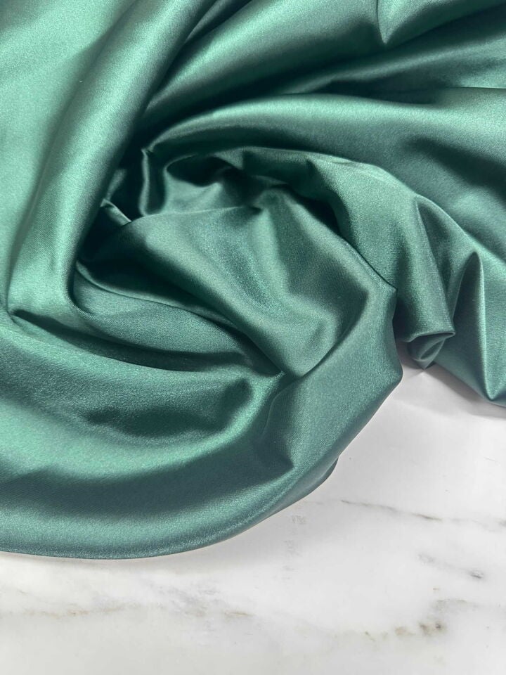 Zümrüt Yeşili Likralı İpek Saten Elbise Etek Şalvar