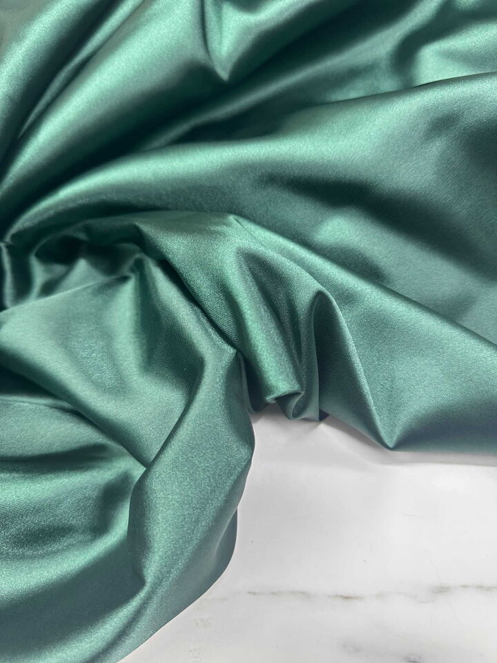 Zümrüt Yeşili Likralı İpek Saten Elbise Etek Şalvar