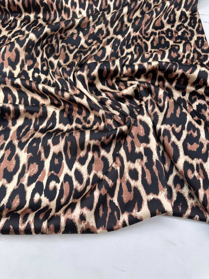 Leopar Desen İpek Saten Elbise Gömlek Etek Şalvar