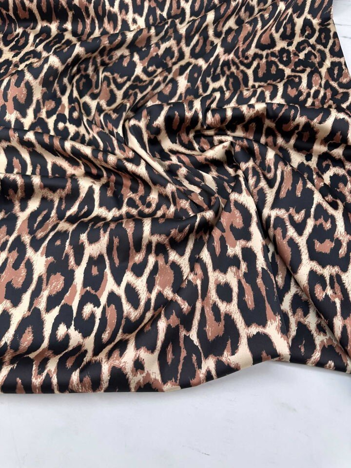 Leopar Desen İpek Saten Elbise Gömlek Etek Şalvar