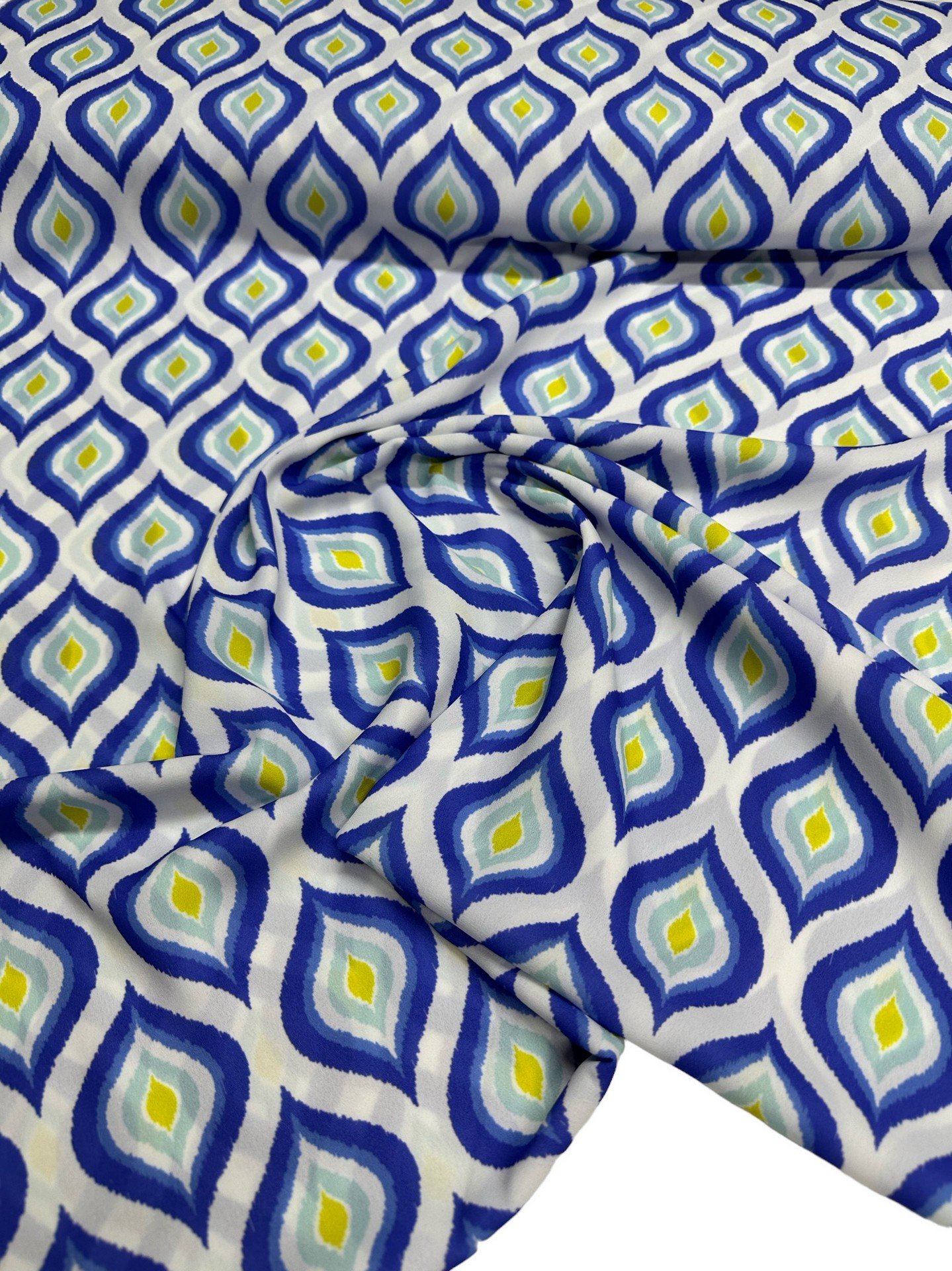 İkat Desen Elbiselik Gömleklik Krep Kumaş