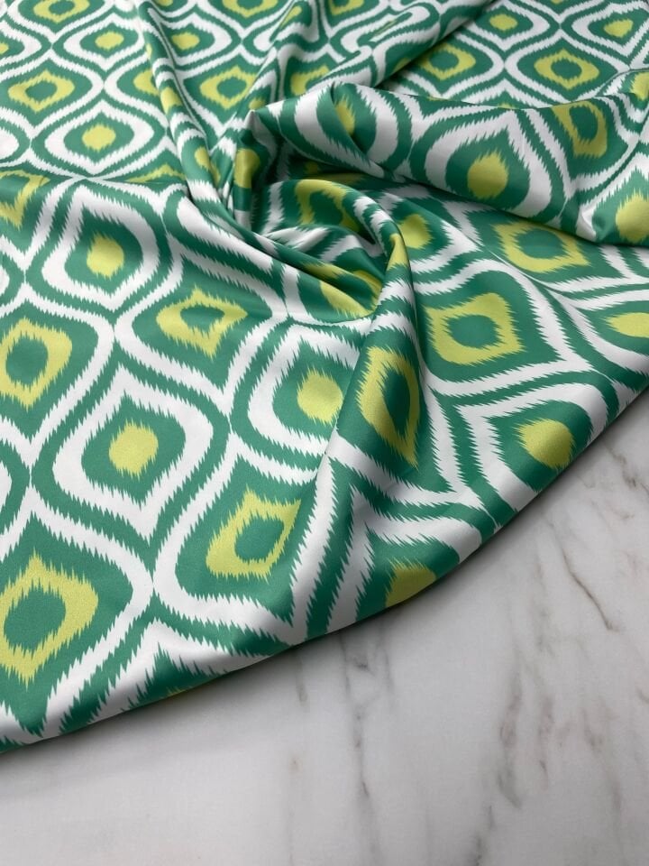 Yeşil İkat Desen Elbiselik Gömleklik Tivil Saten Kumaş
