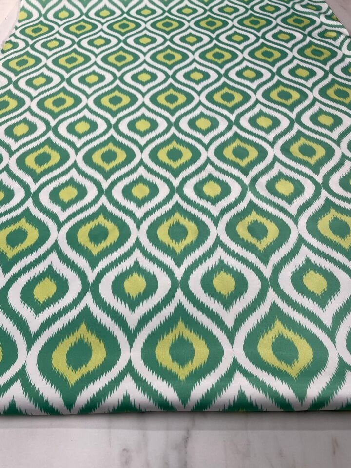Yeşil İkat Desen Elbiselik Gömleklik Tivil Saten Kumaş