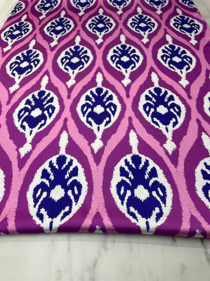 Pembe İkat Desen Elbiselik Gömleklik Tivil Saten Kumaş