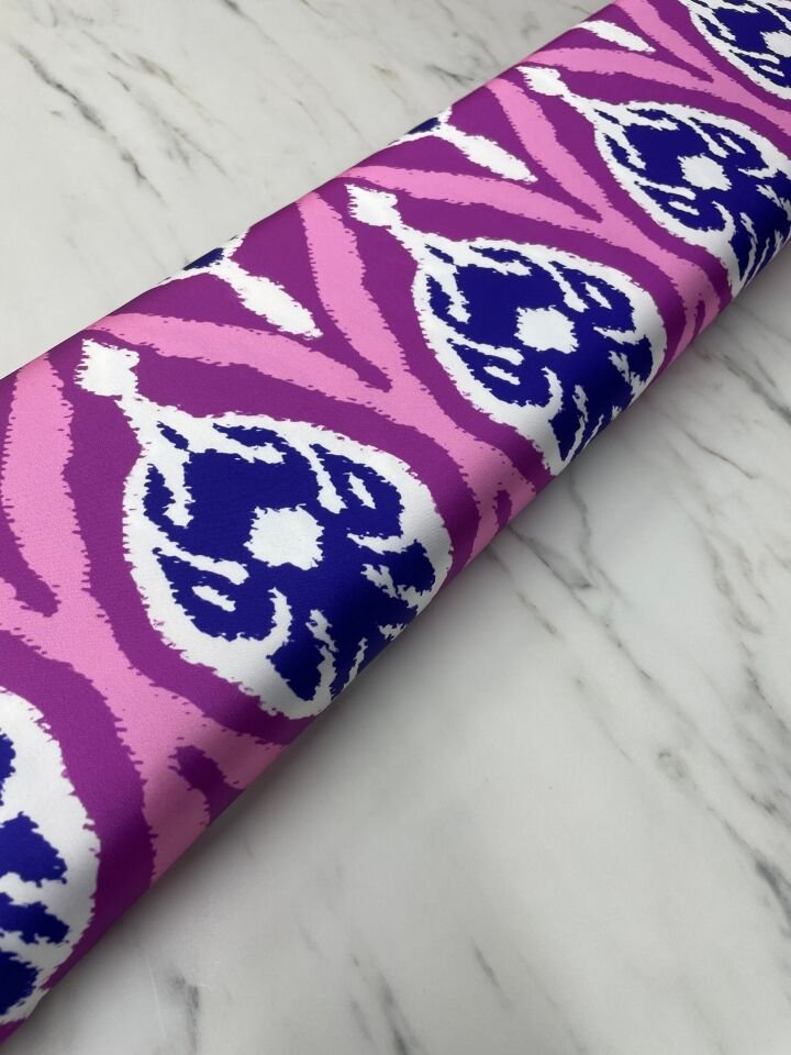 Pembe İkat Desen Elbiselik Gömleklik Tivil Saten Kumaş