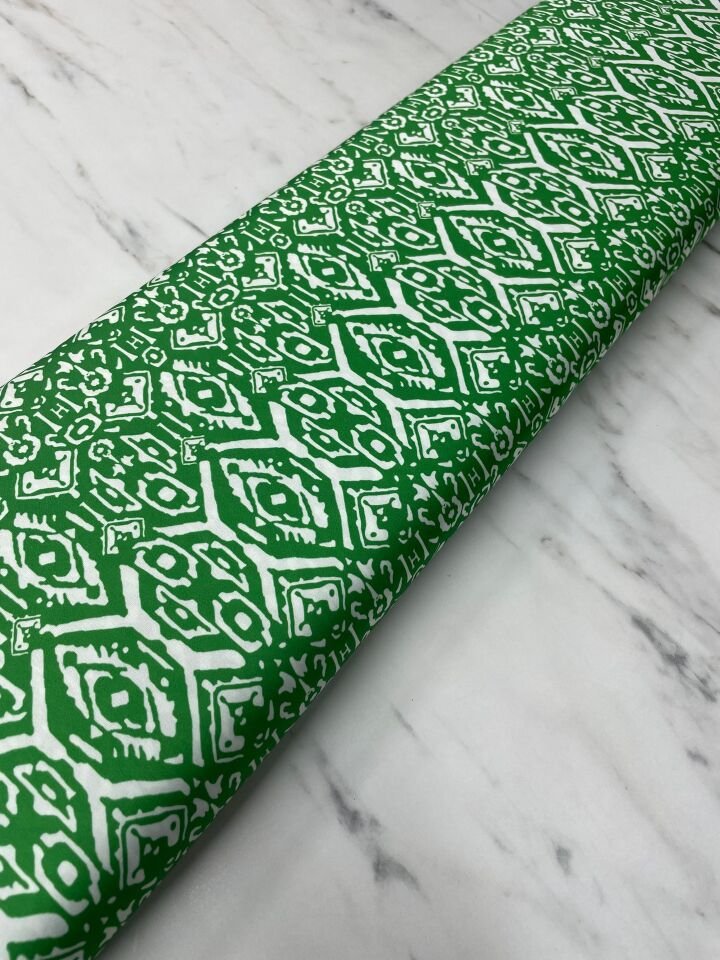 Yeşil Nakış Desen Elbiselik Gömleklik Tivil Saten Kumaş