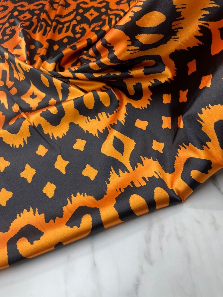 Turuncu İkat Desen Elbiselik Gömleklik Tivil Saten Kumaş