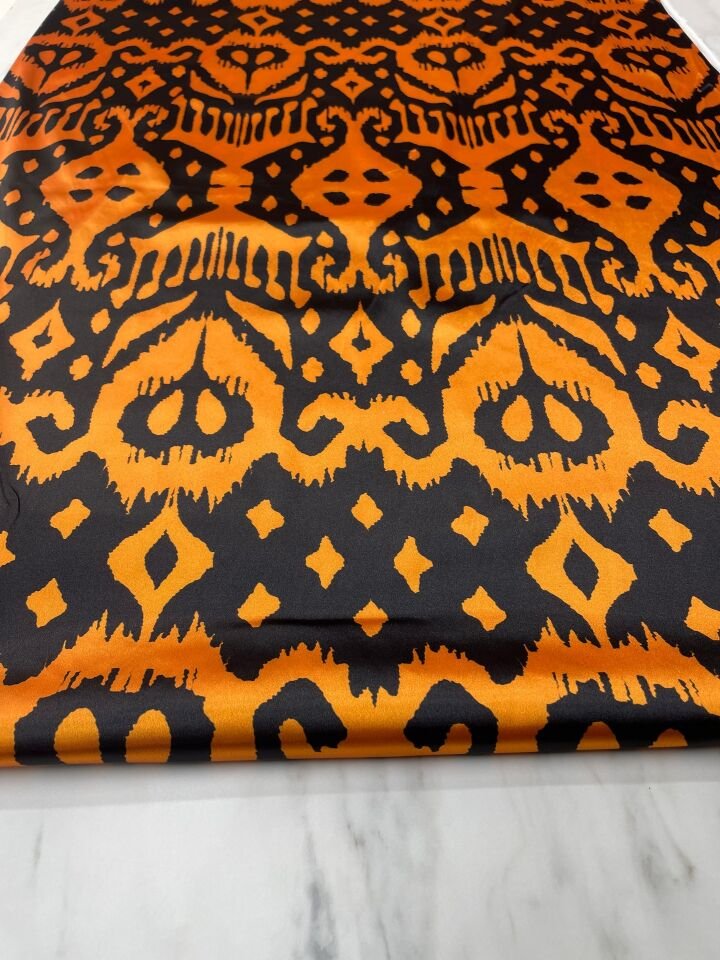Turuncu İkat Desen Elbiselik Gömleklik Tivil Saten Kumaş
