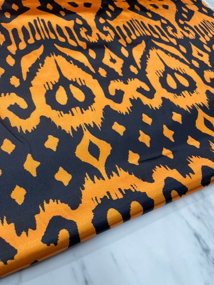 Turuncu İkat Desen Elbiselik Gömleklik Tivil Saten Kumaş