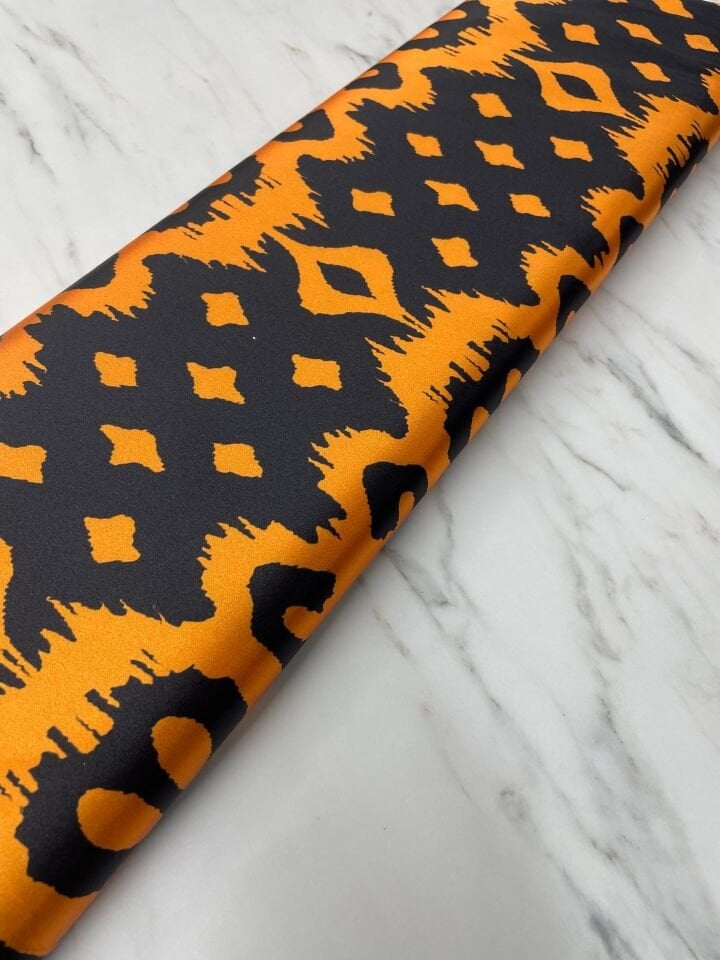 Turuncu İkat Desen Elbiselik Gömleklik Tivil Saten Kumaş