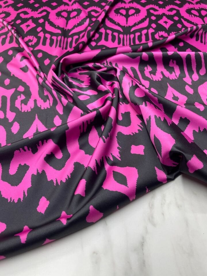 Fuşya İkat Desen Elbiselik Gömleklik Tivil Saten Kumaş