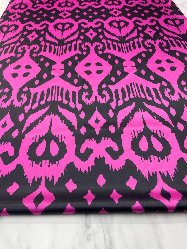 Fuşya İkat Desen Elbiselik Gömleklik Tivil Saten Kumaş