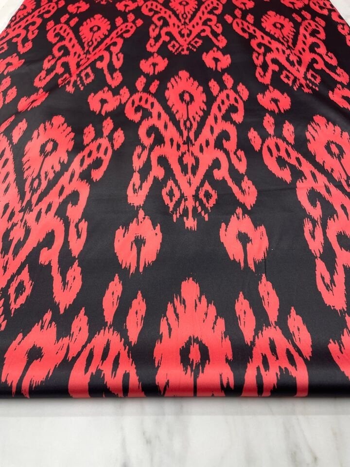 Kırmızı Desen Elbiselik Gömleklik Tivil Saten Kumaş