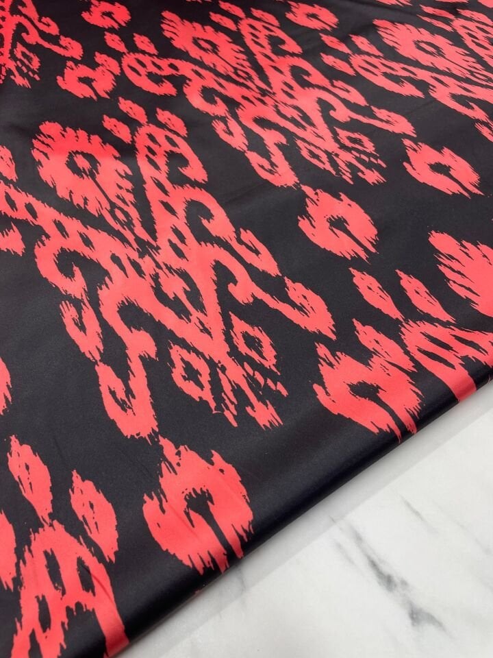 Kırmızı Desen Elbiselik Gömleklik Tivil Saten Kumaş