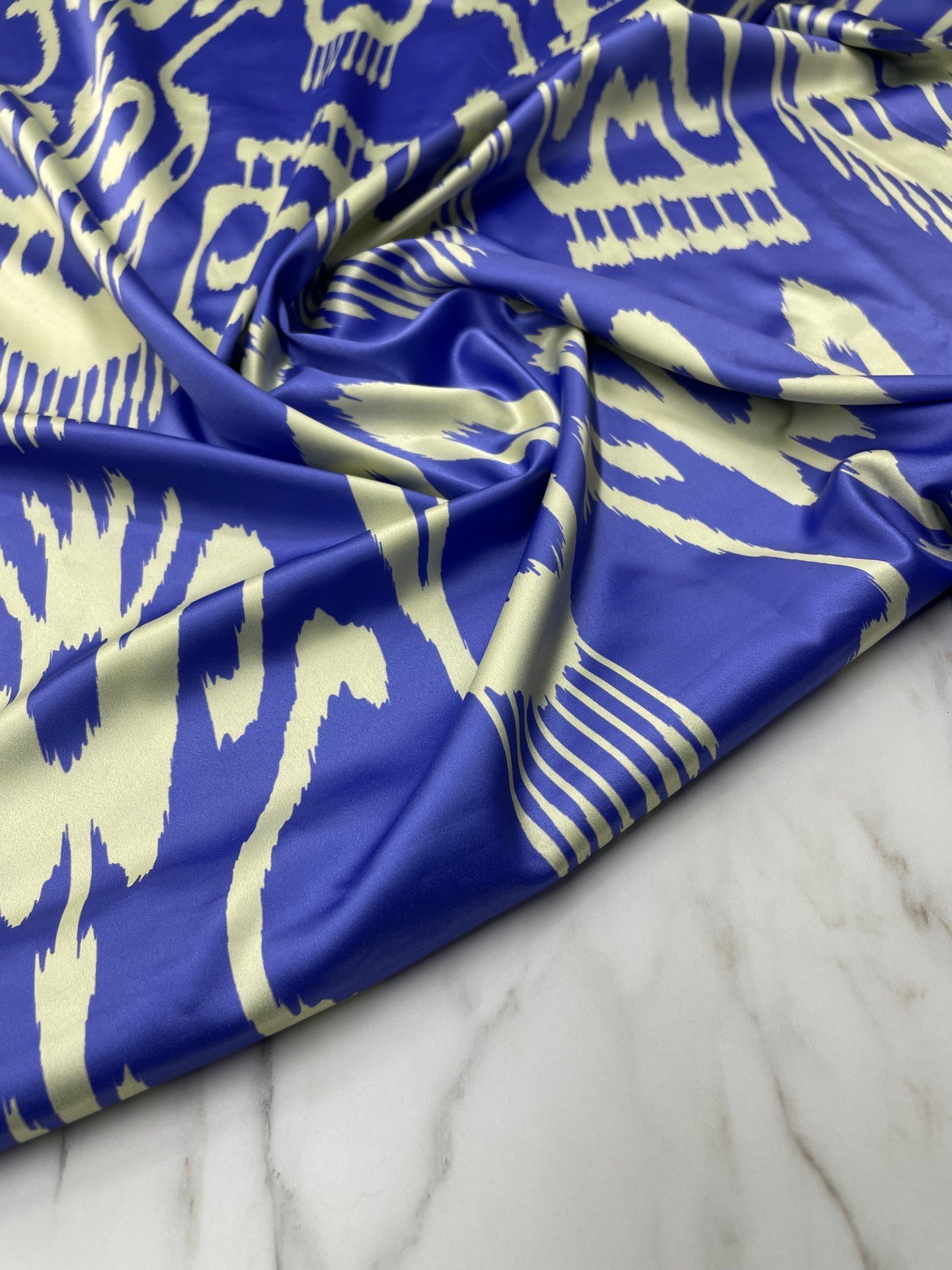 Mavi İkat Desen Elbiselik Gömleklik Tivil Saten Kumaş