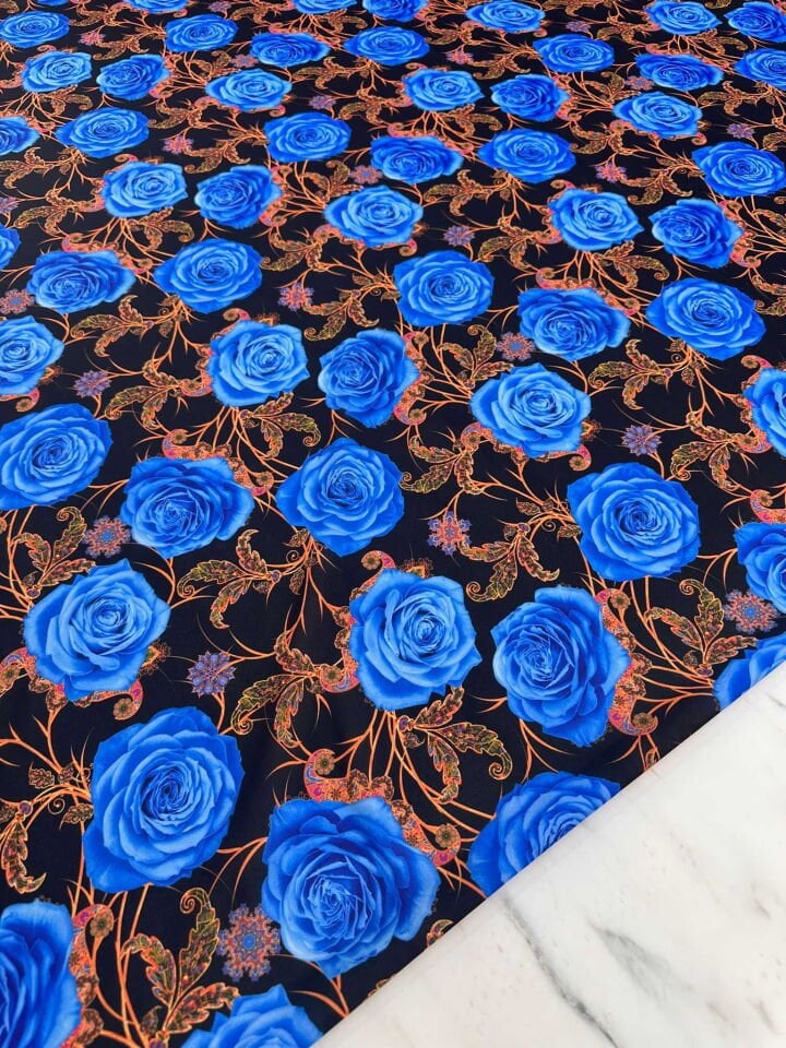 Mavi Gül Desen Dijital Baskı Krep Kumaş