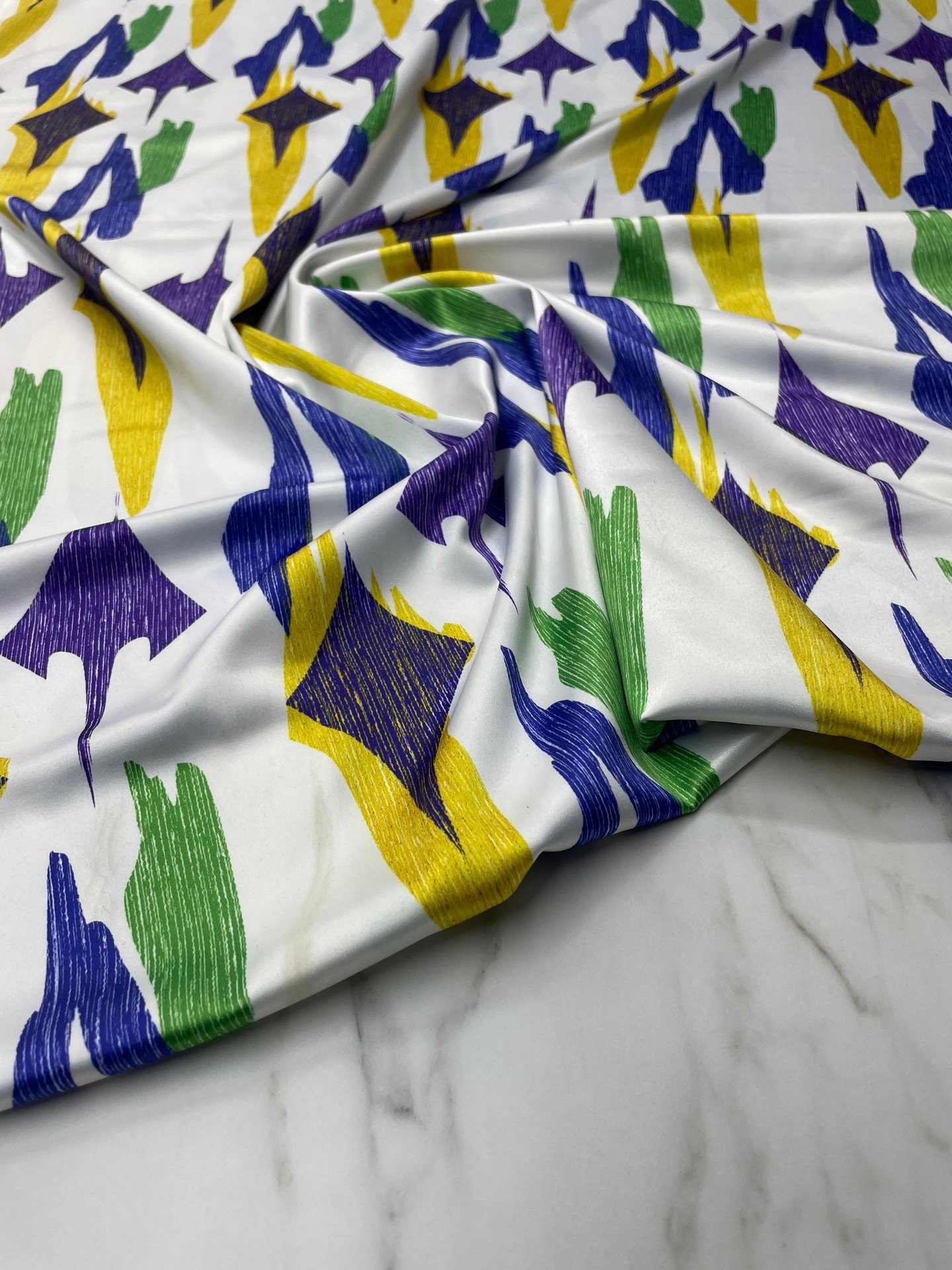 Soyut Desen Elbiselik Gömleklik Tivil Saten Kumaş