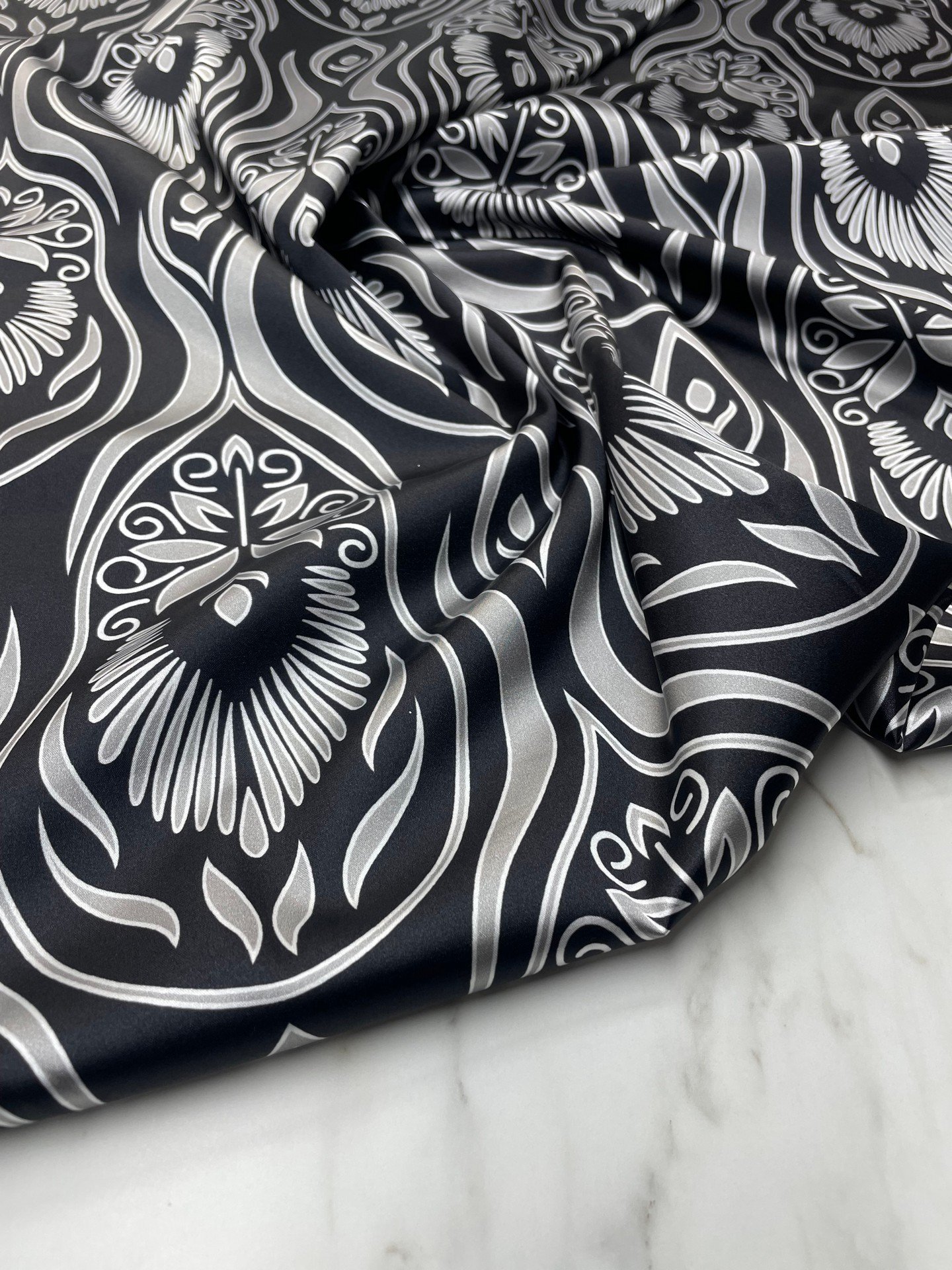 Siyah Diaz Desen Elbiselik Gömleklik Tivil Saten Kumaş