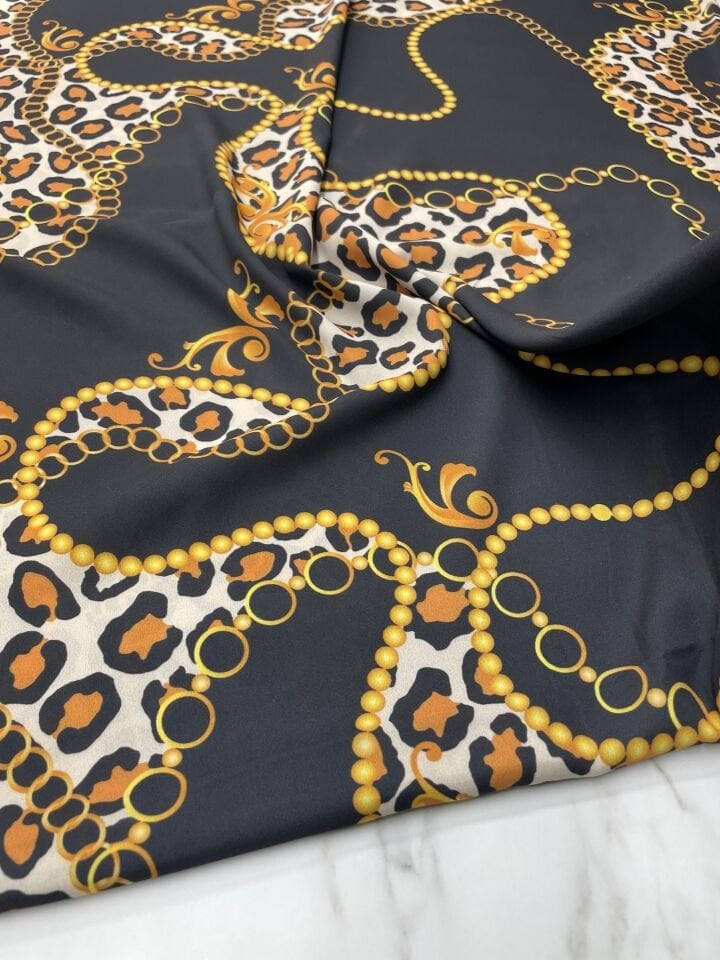 Zincir Detaylı Leopar Desen Elbiselik Gömleklik Krep Kumaş