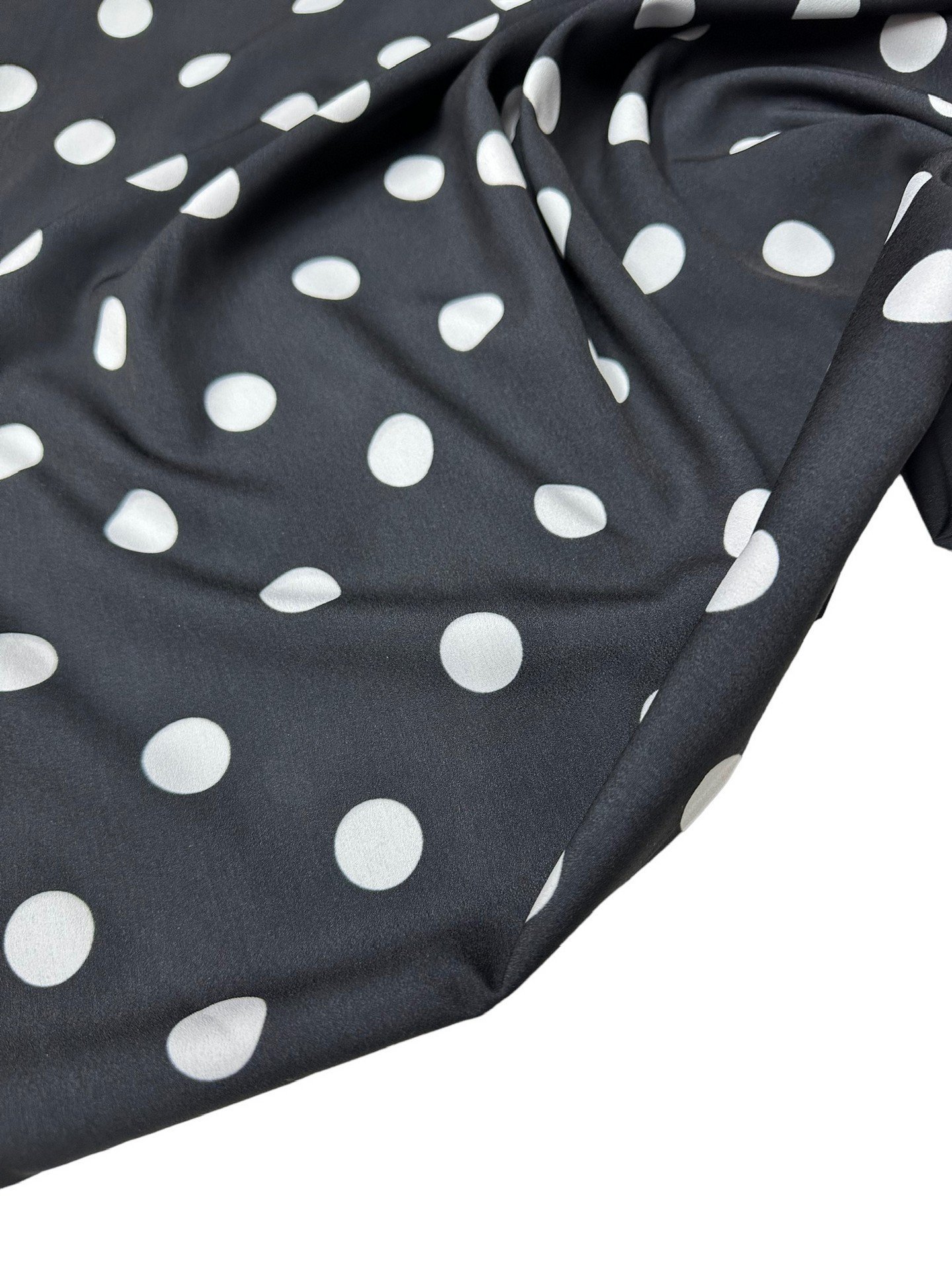 Siyah Puantiye Desen Elbiselik Gömleklik Krep Kumaş