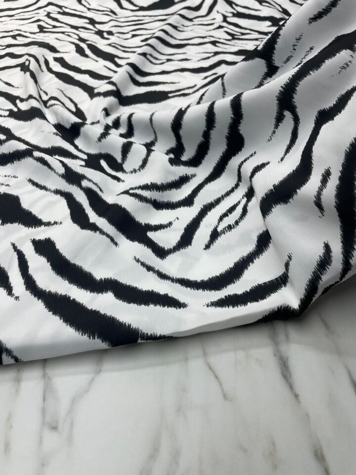 Zebra Desen Elbiselik Gömleklik Tivil Saten Kumaş