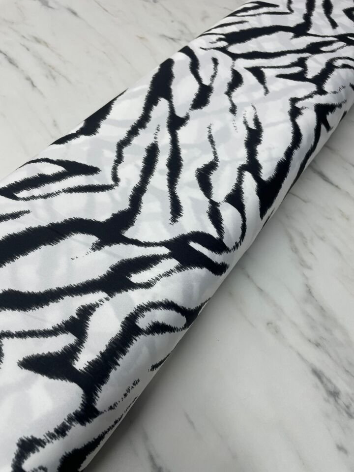 Zebra Desen Elbiselik Gömleklik Tivil Saten Kumaş