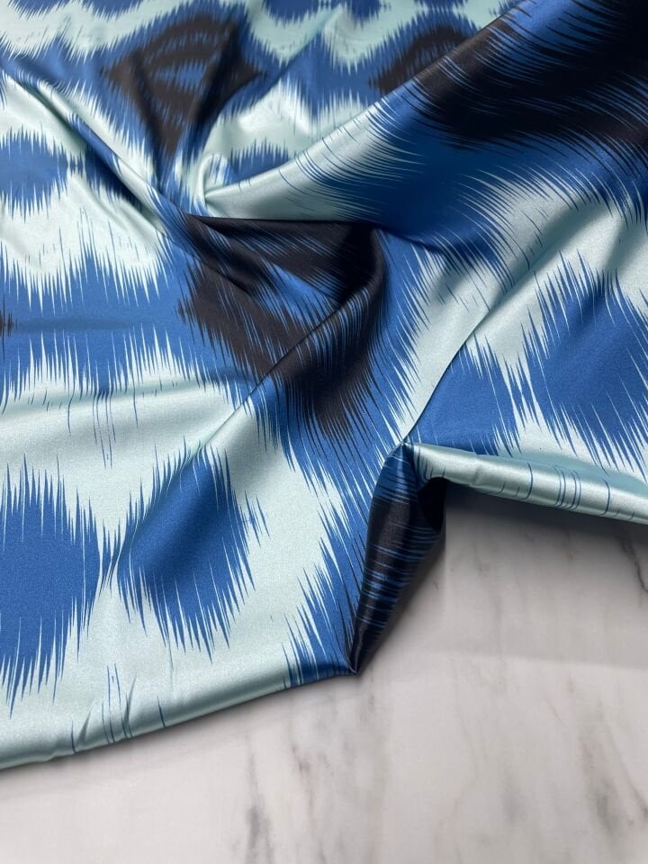 İkat Desen Elbiselik Gömleklik Tivil Saten Kumaş