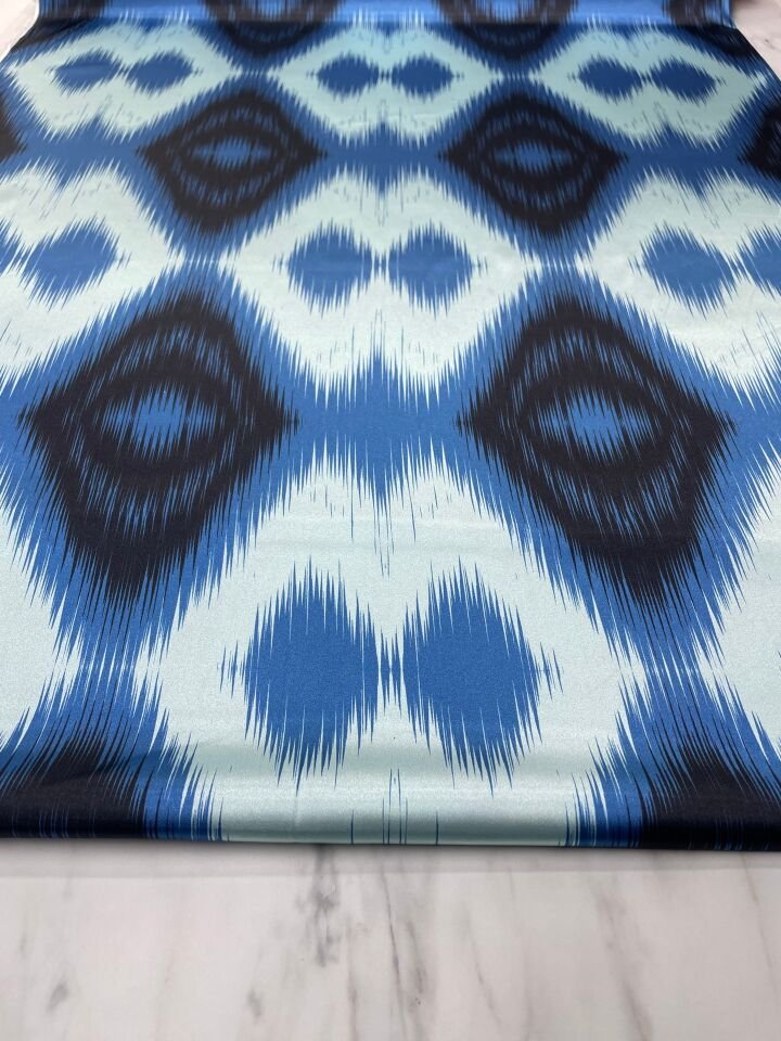 İkat Desen Elbiselik Gömleklik Tivil Saten Kumaş