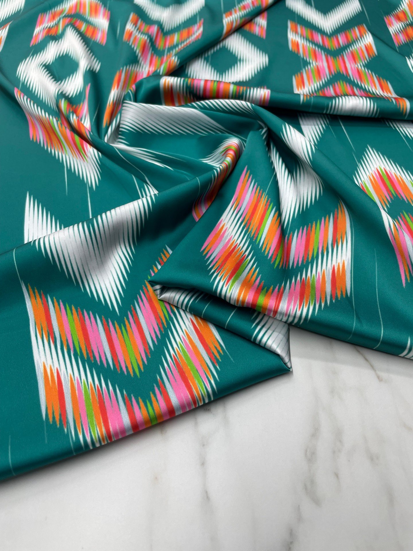 Viskal Desen Elbiselik Gömleklik Tivil Saten Kumaş