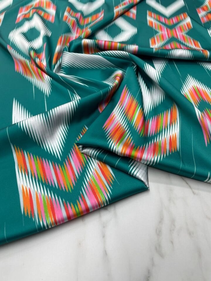 Viskal Desen Elbiselik Gömleklik Tivil Saten Kumaş