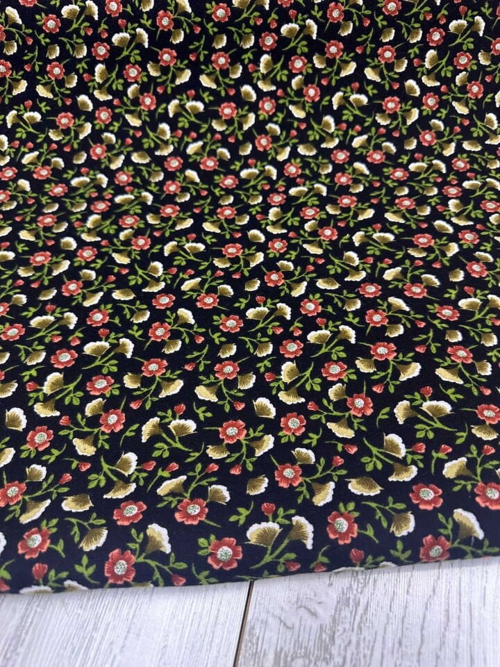 Fındık Çiçegi Desen Yüzde Yüz Bazen Kumaş En 90 Cm