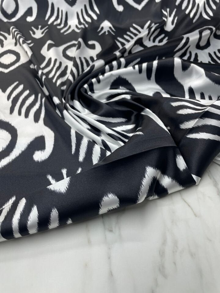 Siyah Desen Elbiselik Gömleklik Tivil Saten Kumaş