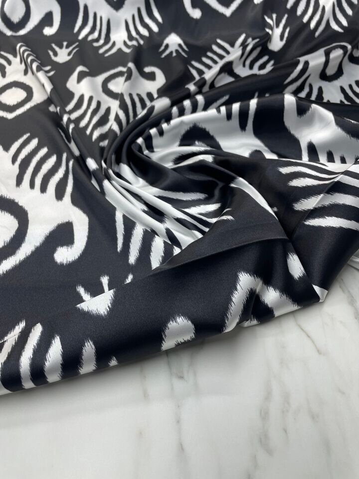 Siyah Desen Elbiselik Gömleklik Tivil Saten Kumaş