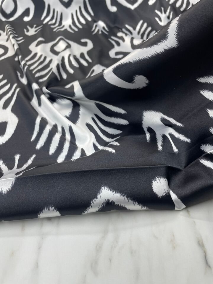 Siyah Desen Elbiselik Gömleklik Tivil Saten Kumaş