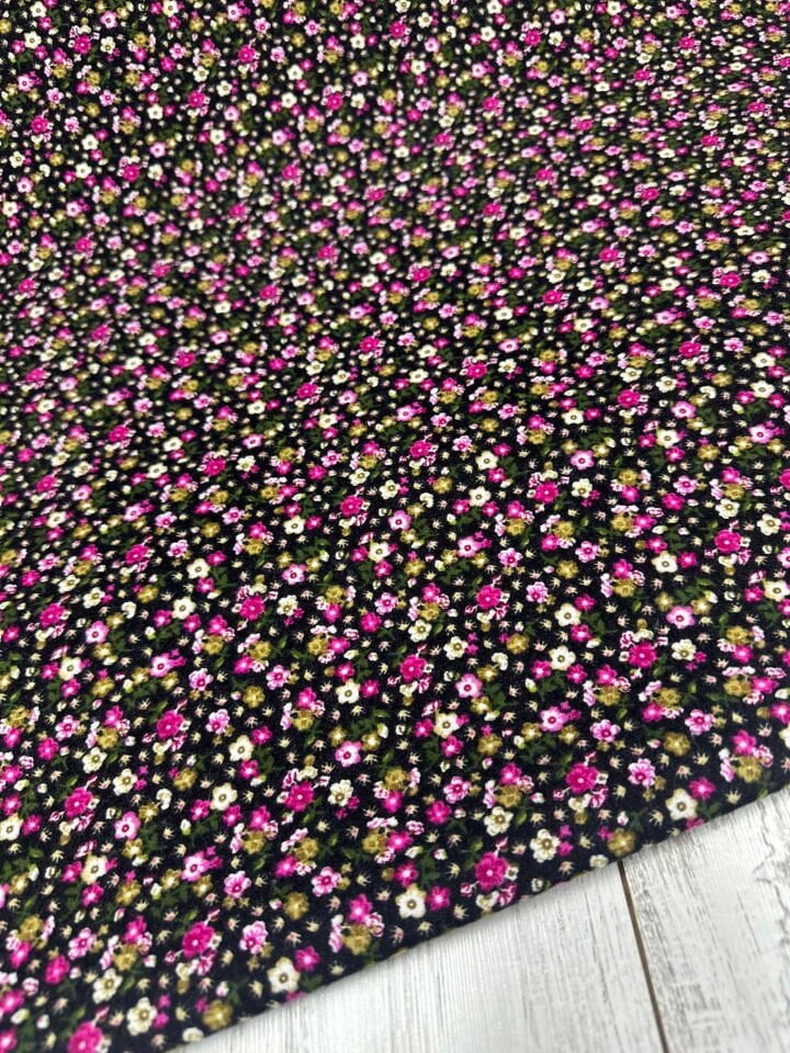 100 De Yüz Pamuklu Çıtır Çiçek Desen Bazen Kumaş En 90 Cm