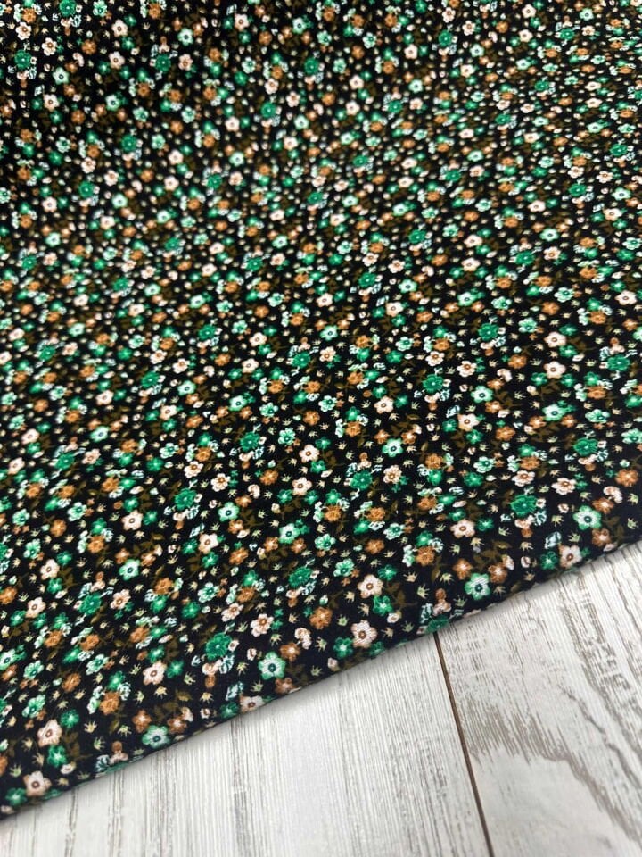 100 De Yüz Pamuklu Çıtır Çiçek Desen Bazen Kumaş En 90 Cm
