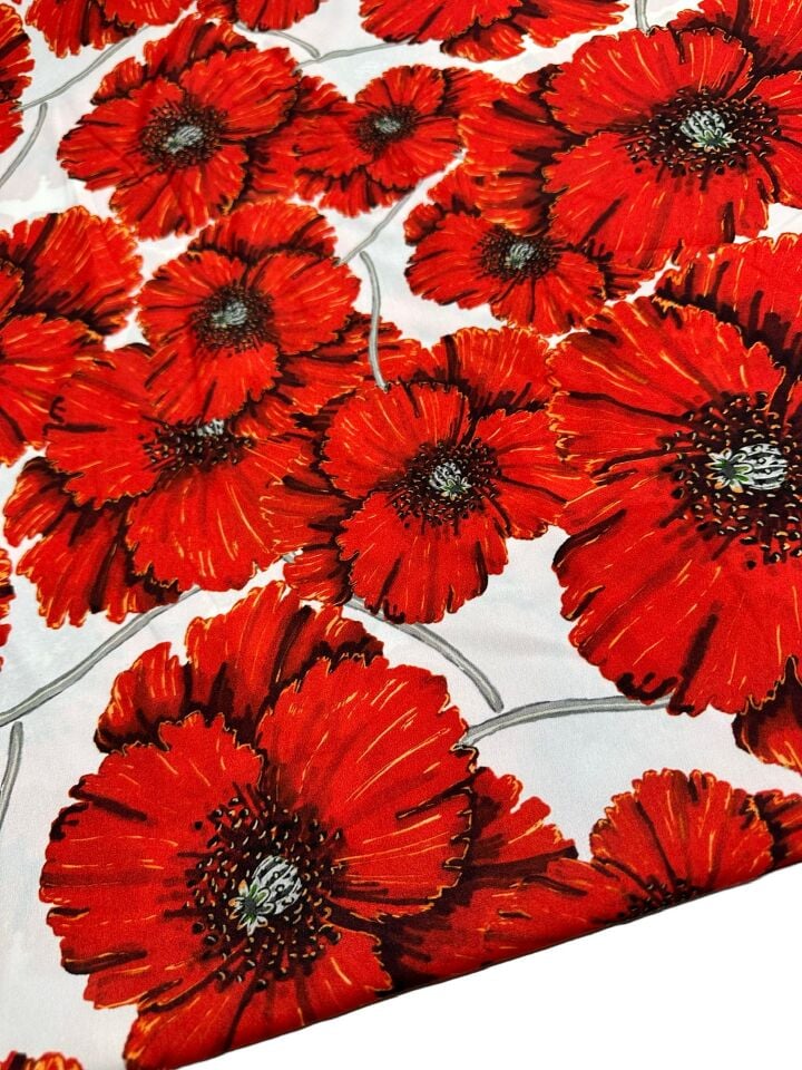 Kırmızı Geranium Desen Elbiselik Gömleklik Krep Kumaş